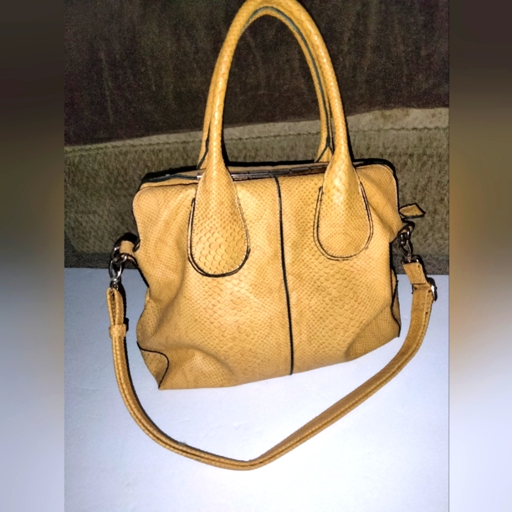 Bellaluca (Yellow) Snake Texture Pattern Double H… - image 1